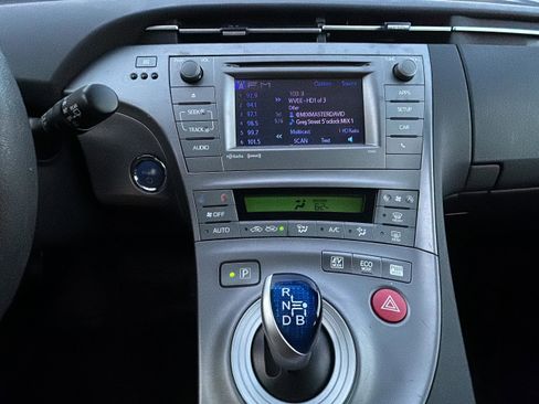 Used 2015 Toyota Prius Three image 20