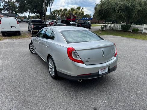 Used 2013 Lincoln MKS FWD image 4