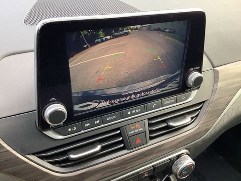 Used 2025 Nissan Altima 2.5 SV FWD image 5