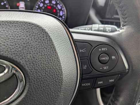 Used 2019 Toyota RAV4 XLE Premium image 13