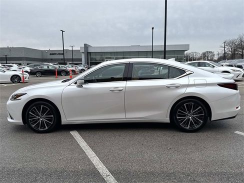 Certified 2024 Lexus ES 350 w/ Premium Package image 8