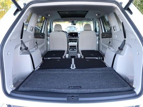 New 2026 Volkswagen Atlas SEL Premium R-Line image 9