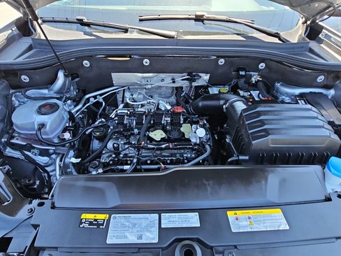 Used 2024 Volkswagen Atlas SE FWD image 32