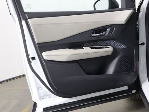 Used 2023 Nissan Ariya FWD image 19