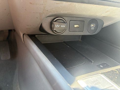 Used 2025 Hyundai Elantra SEL FWD image 15