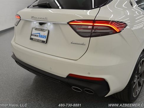 Used 2022 Maserati Levante Modena AWD/4WD image 43