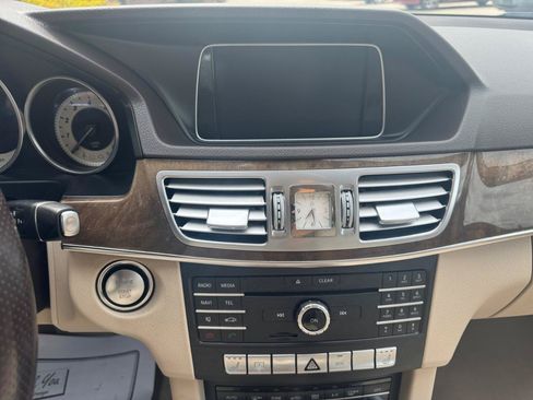 Used 2016 Mercedes-Benz E 350 4MATIC Sedan image 12