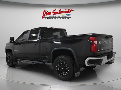 Used 2022 Chevrolet Silverado 2500 LT w/ Convenience Package image 4