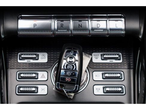 Used 2025 Lincoln Nautilus Premier w/ Jet Appearance Package AWD/4WD image 26