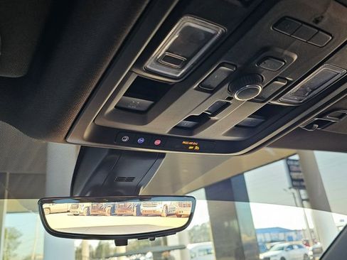 Used 2022 GMC Yukon XL Denali w/ Denali Ultimate Package image 16