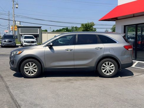 Used 2018 Kia Sorento L FWD image 4