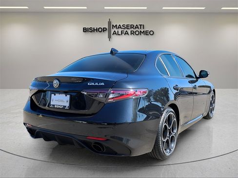 New 2025 Alfa Romeo Giulia Base w/ Driving Assist Package image 7
