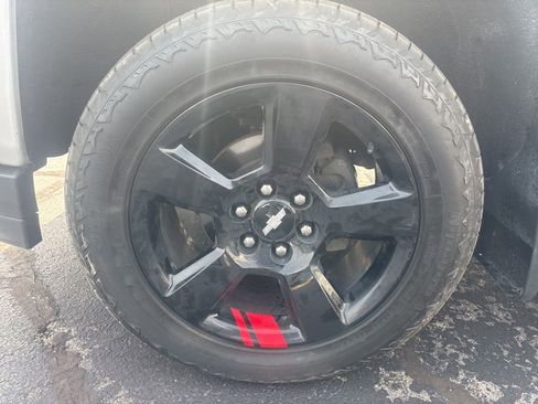 Used 2018 Chevrolet Silverado 1500 LTZ Z71 w/ Redline Edition image 2