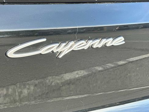Used 2024 Porsche Cayenne E-Hybrid AWD/4WD image 29