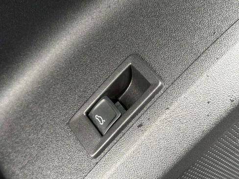 Used 2025 Audi Q5 Premium w/ Premium Plus AWD/4WD image 17