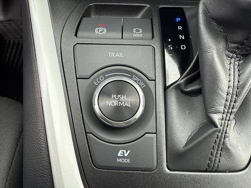 Used 2024 Toyota RAV4 XLE image 24