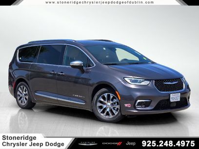 Used 2023 Chrysler Pacifica Pinnacle