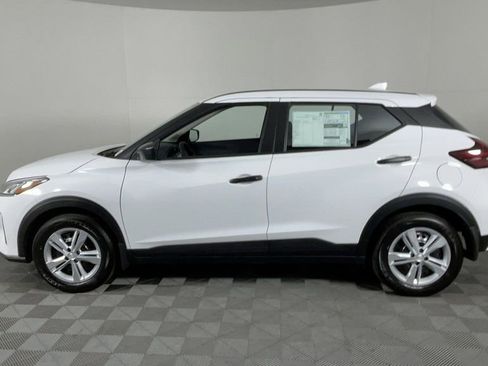 New 2025 Nissan Kicks Play S image 7