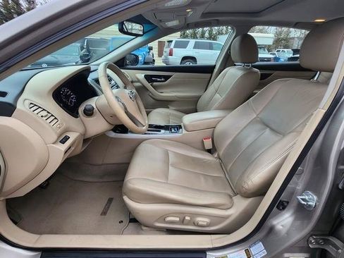 Used 2013 Nissan Altima 2.5 SL w/ 2.5 Moonroof Pkg image 10