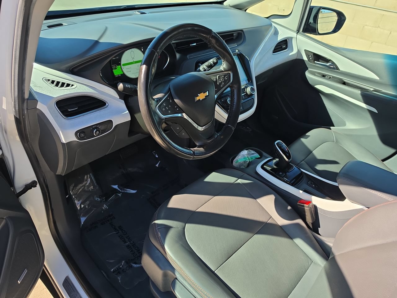 Used 2019 Chevrolet Bolt Premier w/ Infotainment Package FWD image 10