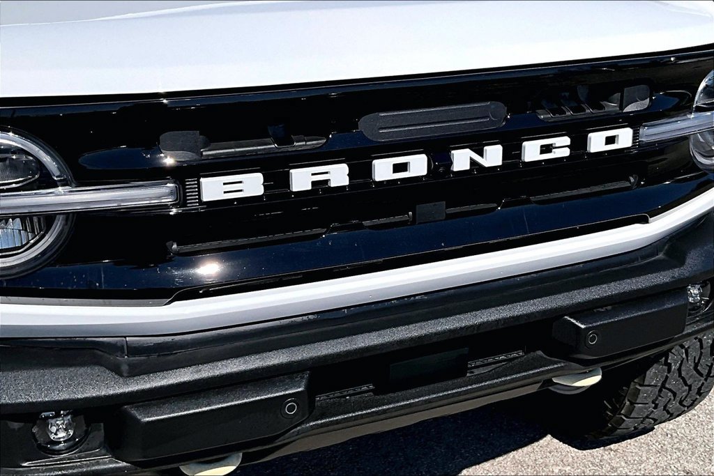 Used 2025 Ford Bronco Outer Banks AWD/4WD image 38
