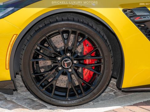 Used 2015 Chevrolet Corvette Z06 w/ 3LZ Preferred Equipment Group RWD image 37