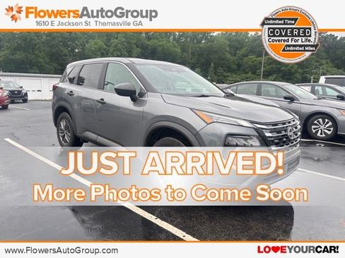 Used 2024 Nissan Rogue S FWD image 1