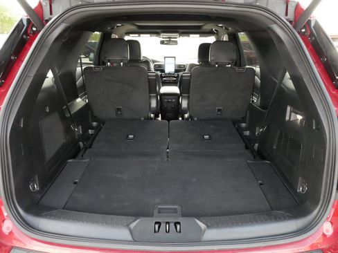 Used 2022 Ford Explorer ST w/ Equipment Group 401A AWD/4WD image 18