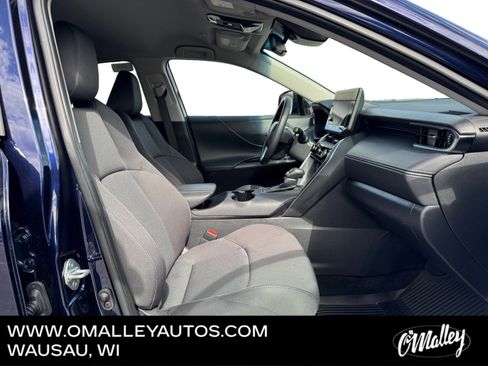 Used 2023 Toyota Venza LE AWD/4WD image 14