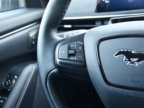 Used 2025 Ford Mustang Mach-E Premium image 32