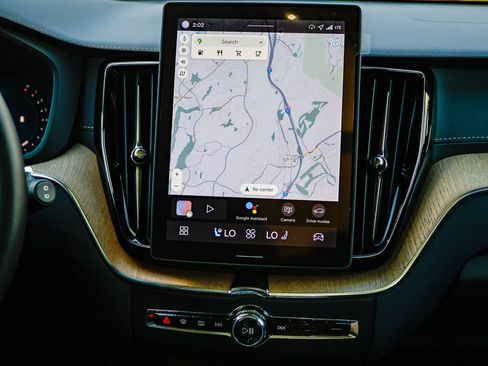 Certified 2026 Volvo XC60 B5 Ultra w/ Climate Package image 15