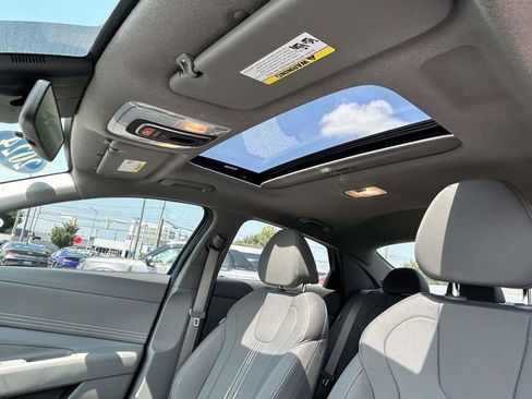 Used 2024 Hyundai Elantra SEL w/ Convenience Package FWD image 14