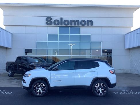 Certified 2024 Jeep Compass Limited image 1