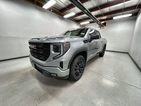 Certified 2024 GMC Sierra 1500 Elevation AWD/4WD image 4