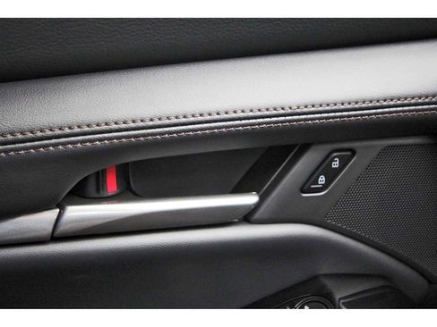 Certified 2025 MAZDA MAZDA3 s Sport w/ Appearance Package image 18