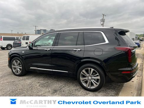 Used 2024 Cadillac XT6 Premium Luxury w/ Technology Package FWD image 5