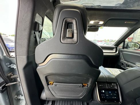 Used 2022 Rivian R1T Launch Edition image 16