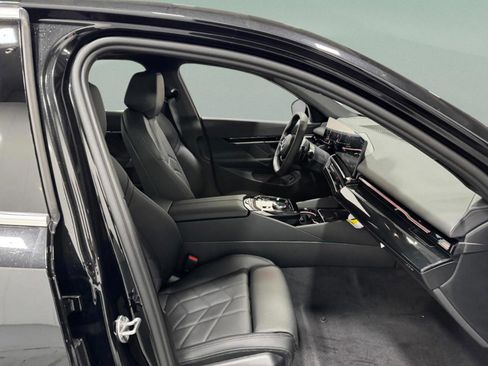 New 2026 BMW 530i xDrive w/ Convenience Package image 17