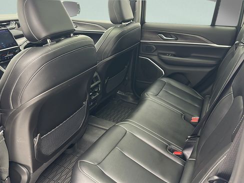 Used 2023 Jeep Grand Cherokee 4WD 4xe image 10