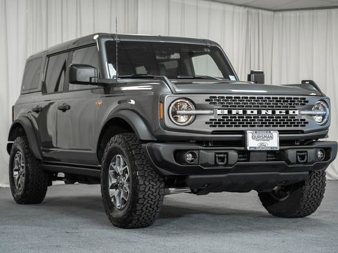 Certified 2025 Ford Bronco Badlands image 1