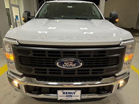 New 2026 Ford F250 XL w/ XL Chrome Package RWD image 7