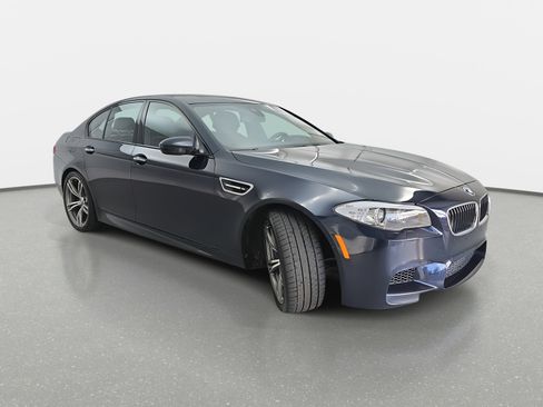 Used 2013 BMW M5 image 3