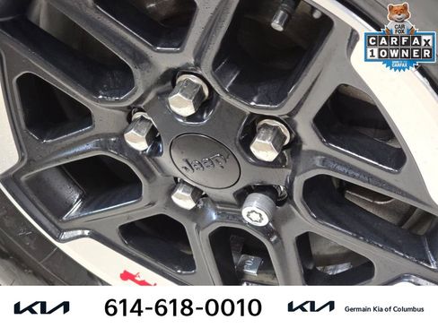 Used 2022 Jeep Wrangler Unlimited Rubicon w/ Cold Weather Group AWD/4WD image 13
