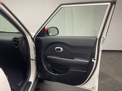 Used 2017 Kia Soul + w/ Designer's Package FWD image 20