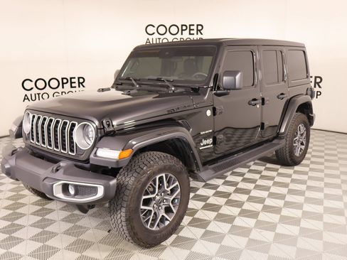 Used 2024 Jeep Wrangler Unlimited Sahara w/ Safety Group AWD/4WD image 10