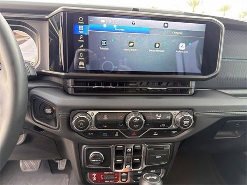 Used 2024 Jeep Wrangler Unlimited Rubicon 4xe image 18