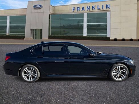 Used 2019 BMW 740i xDrive image 8