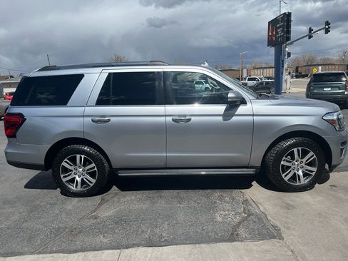 Used 2023 Ford Expedition Limited AWD/4WD image 5