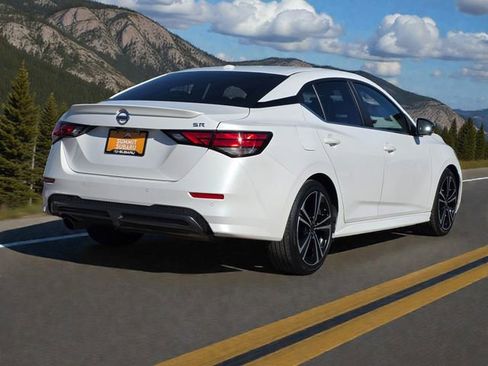Used 2022 Nissan Sentra SR w/ Trunk Package image 5