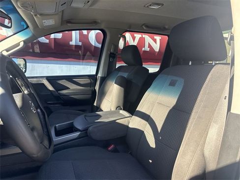 Used 2012 Nissan Titan SV w/ SV Premium Utility Pkg image 11